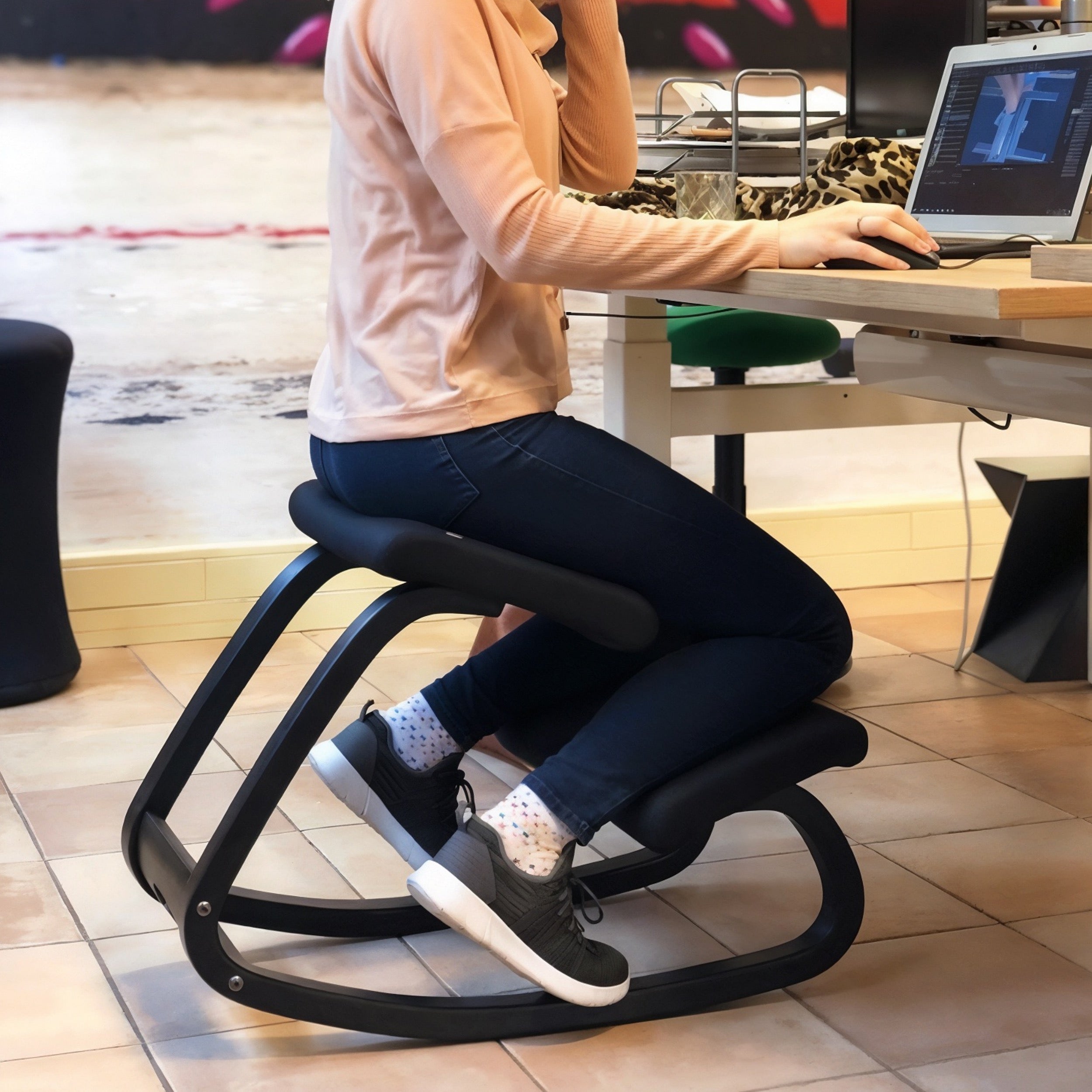 Assis Genoux - Variable™