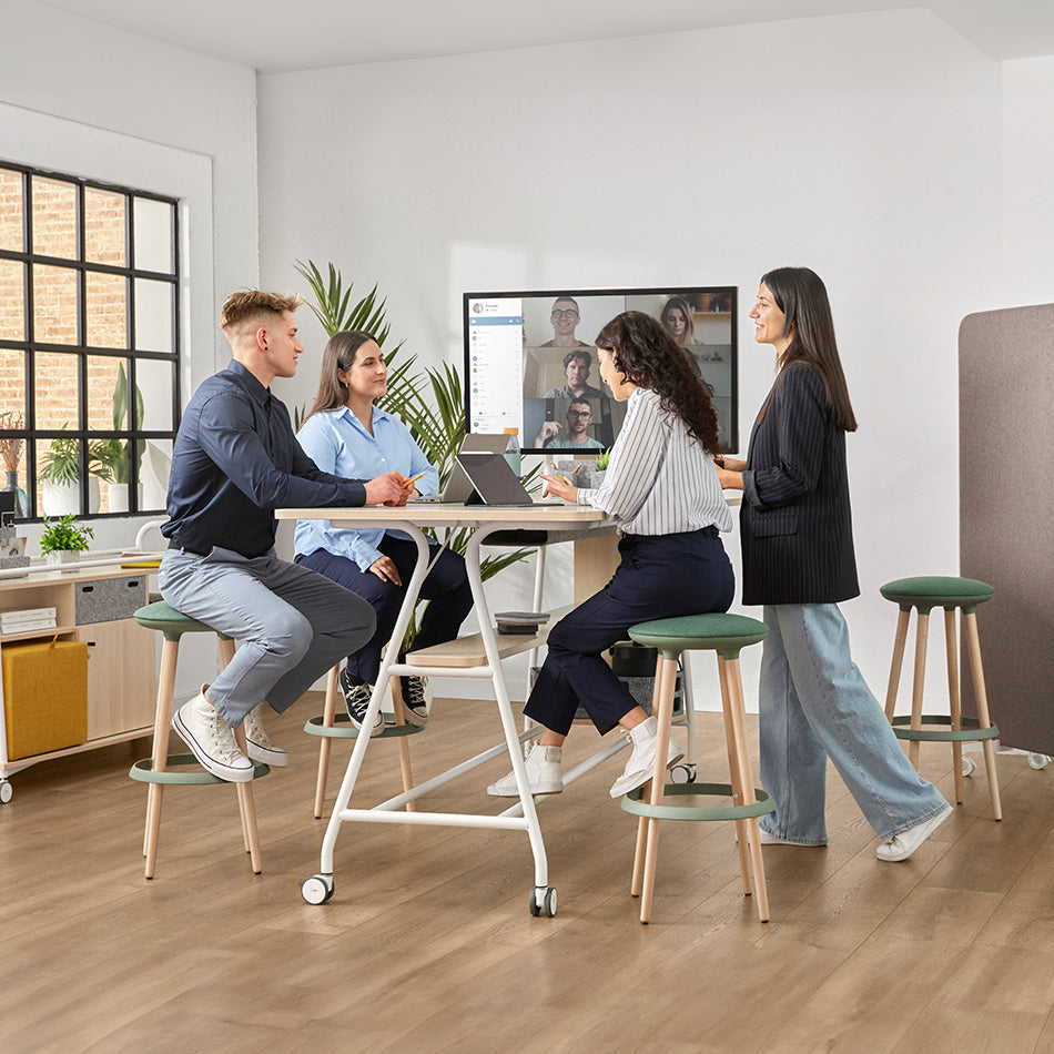 Streaming table Happy desk